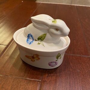 Grace’s Teaware Easter Bunny Dish Trinket Container and Lid Floral Butterflies